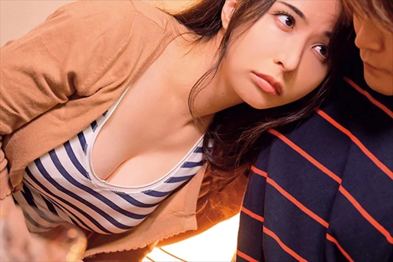 Bồn chứa tinh của anh trai của tôi trở nên dâm đãng mỗi khi say xỉn