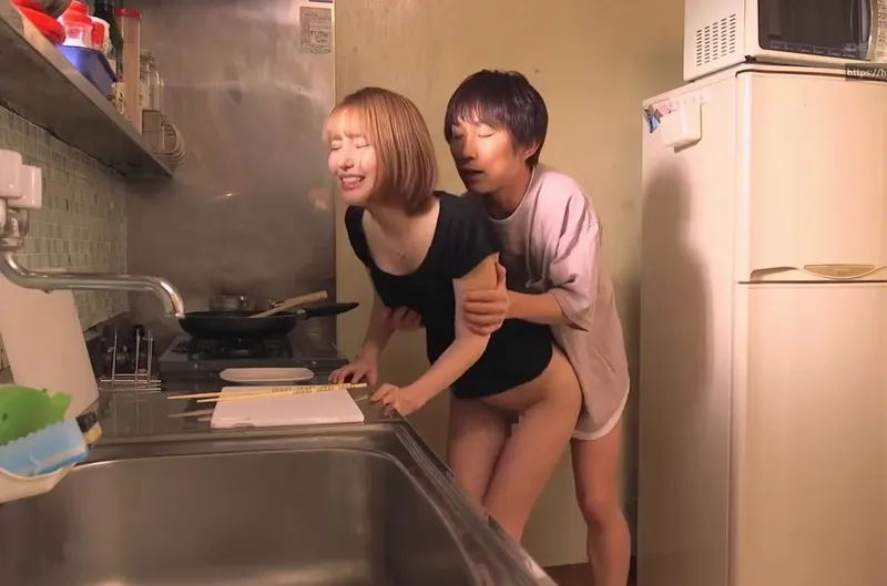 Vợ sắp cưới của anh trai mất nết về quê chơi rồi làm tình với cậu em chồng