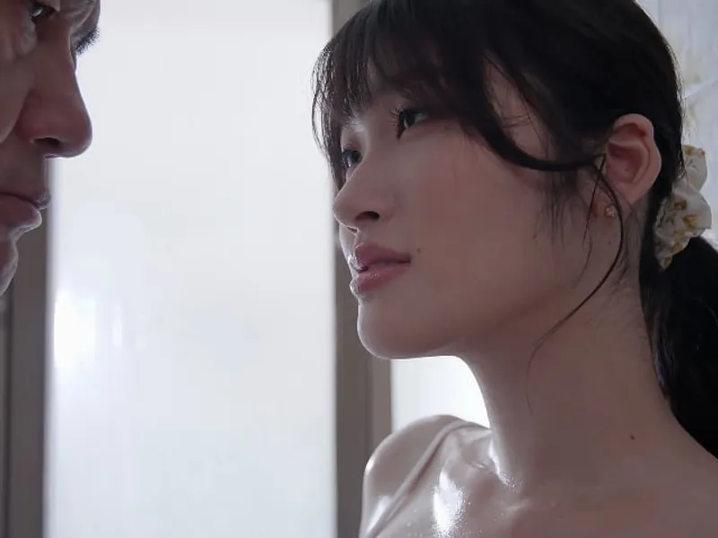 ông xã bỏ bê, người vợ được ông chú giúp thỏa mãn cơn dâm dục lồn